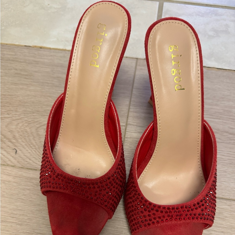 Red heels 8.5